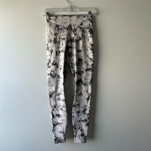 Lululemon grey printed athletic leggings